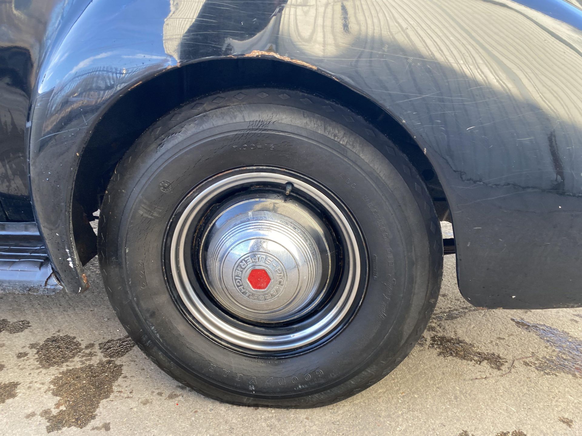 Packard Super Eight Touring Limousine - Image 15 of 34