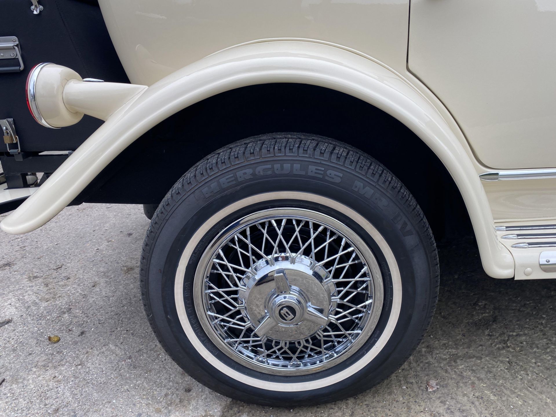 Beauford Long Body Tourer - Image 36 of 59