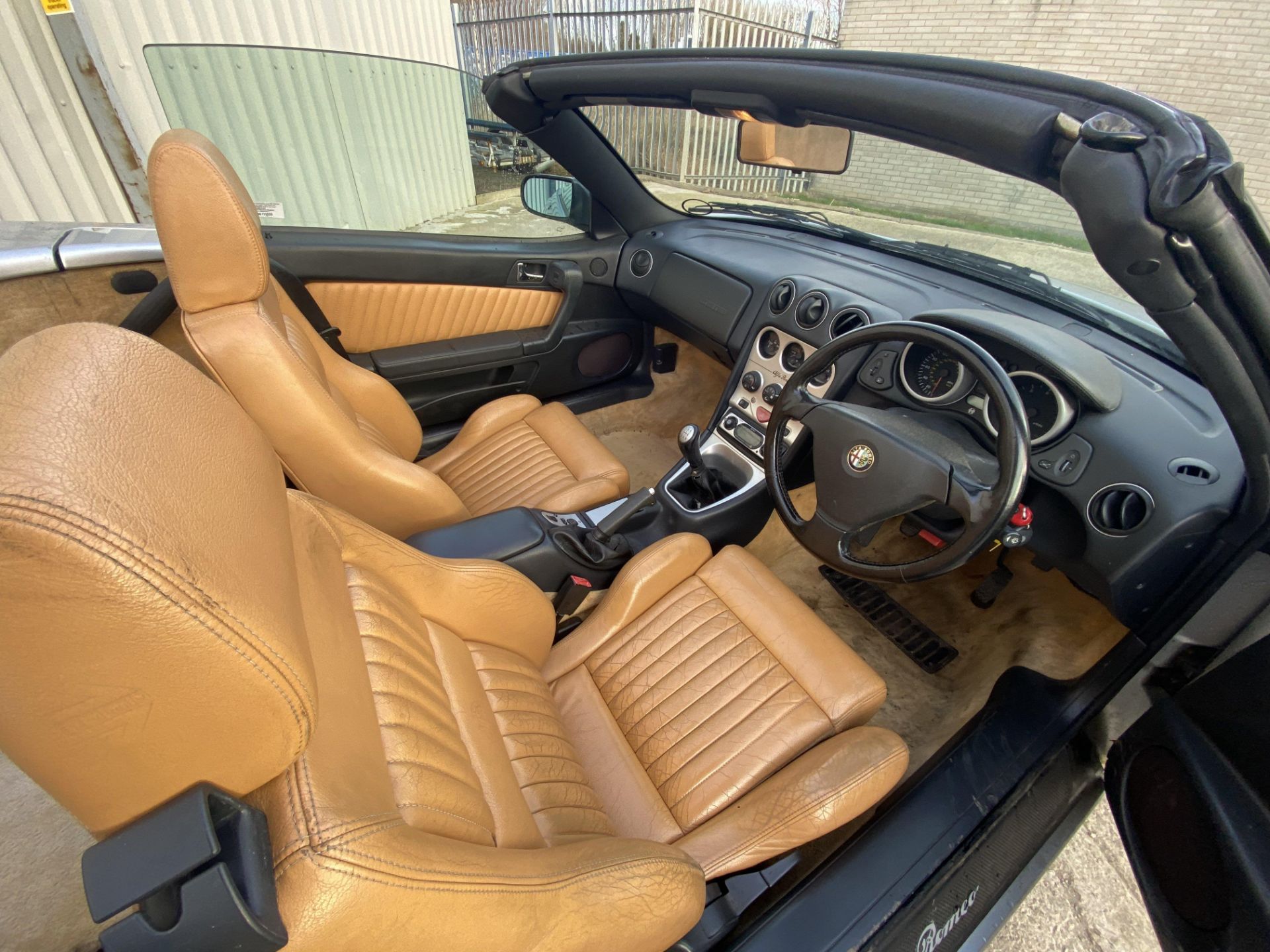 Alfa Spider - Image 17 of 33