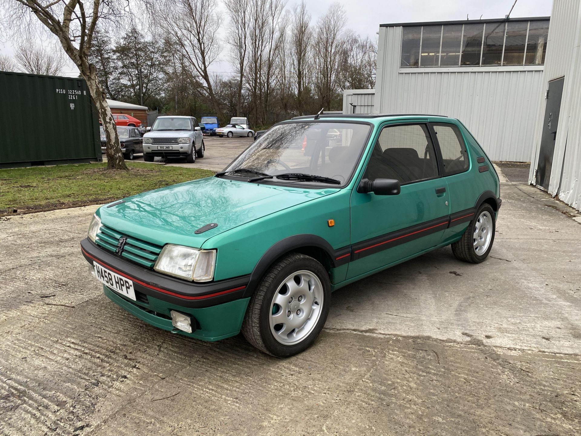 Peugeot 205 GTI - Image 9 of 33