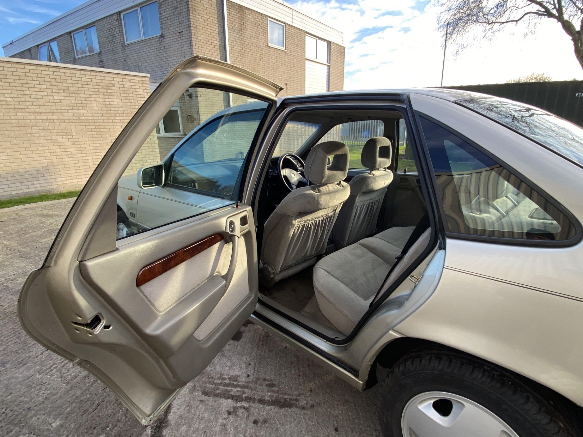 Vauxhall Cavalier - Image 24 of 32