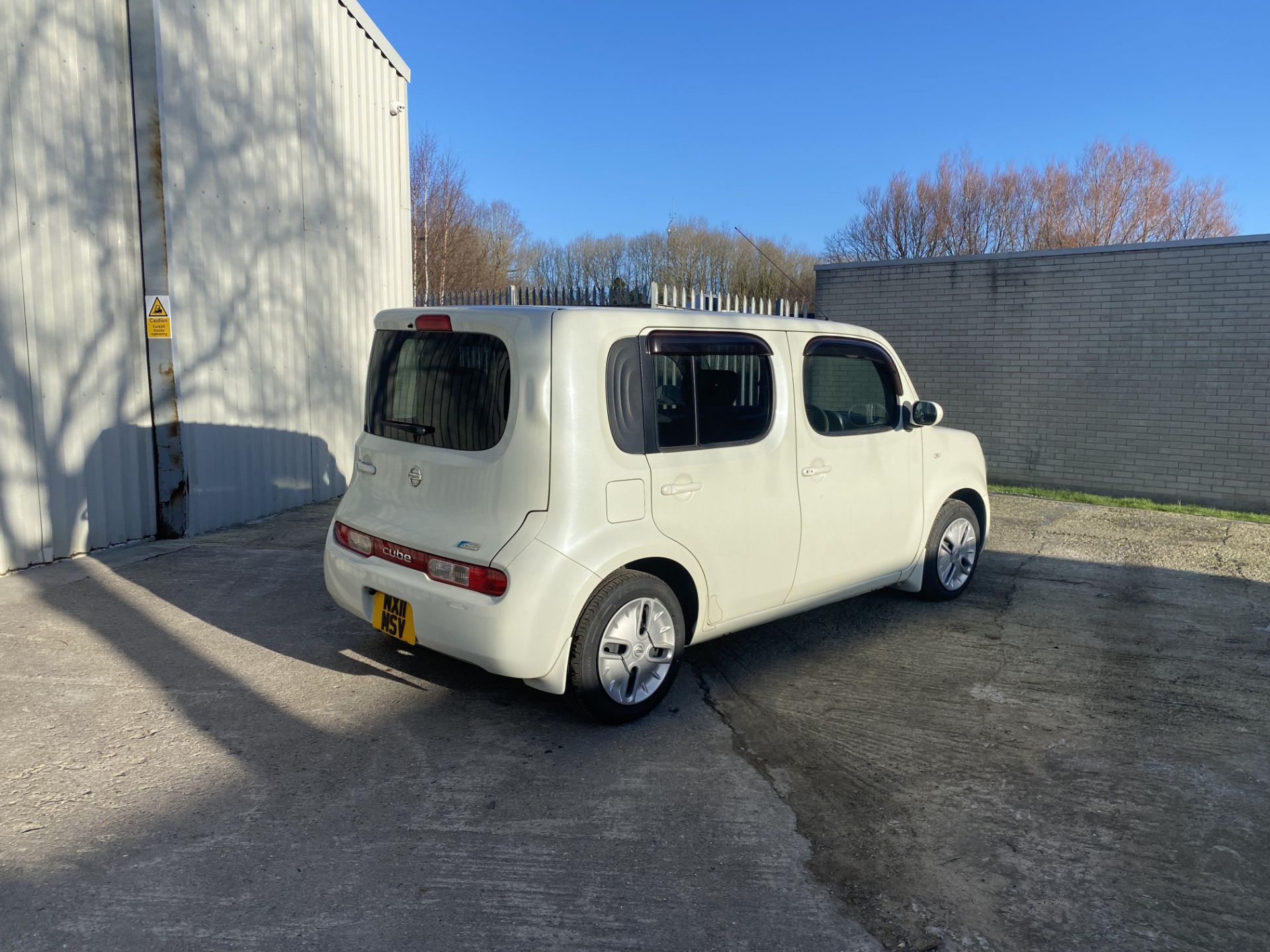 Nissan Cube - Image 3 of 33