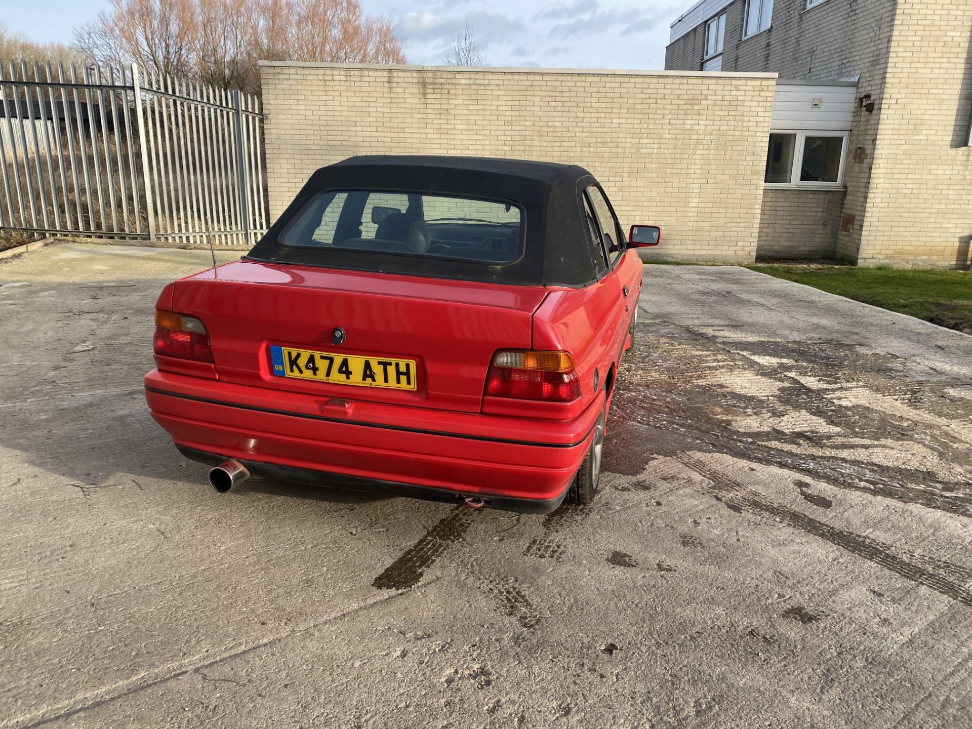 Ford Escort XR3i - Image 5 of 33