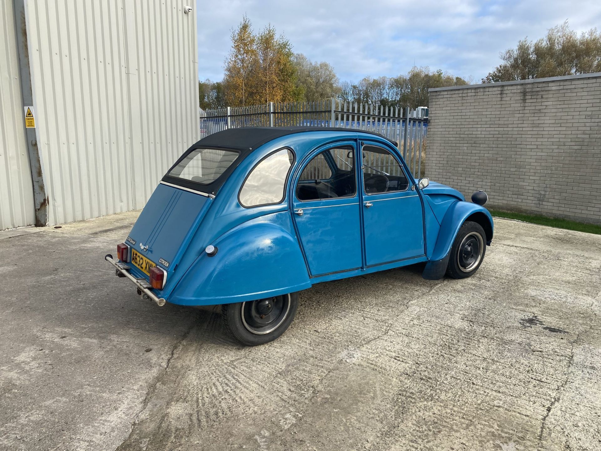 Citroen 2CV - Image 6 of 27