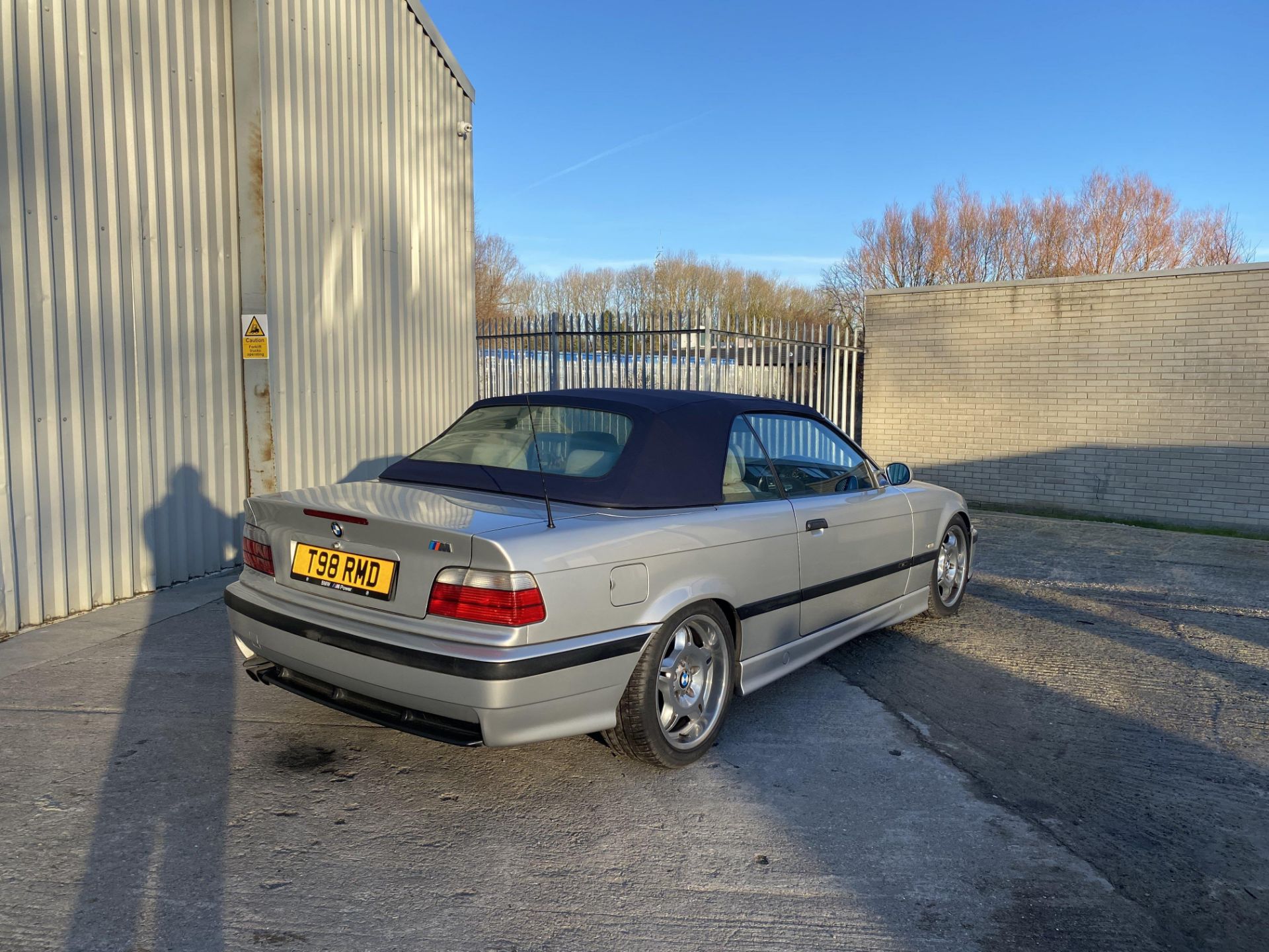 BMW 323i - Image 49 of 50