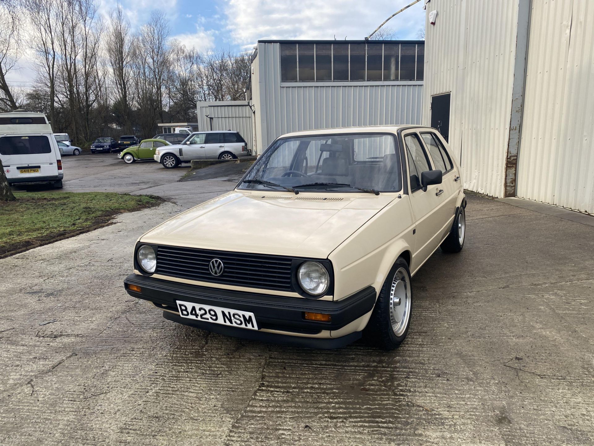 Volkswagen Golf - Image 11 of 44