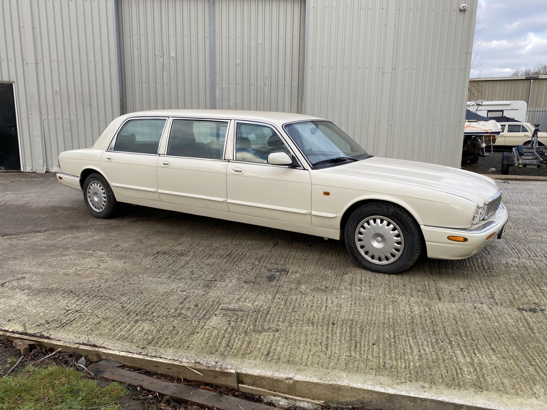 Daimler V8 6 Door Limo - Image 3 of 33