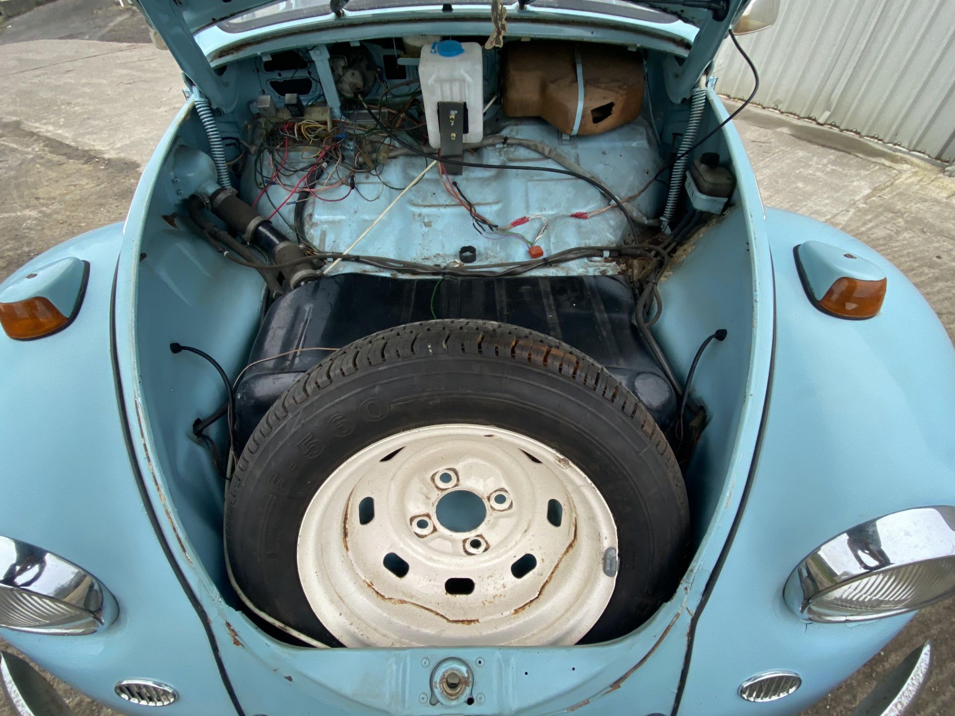 Volkswagen Beetle - Image 30 of 31