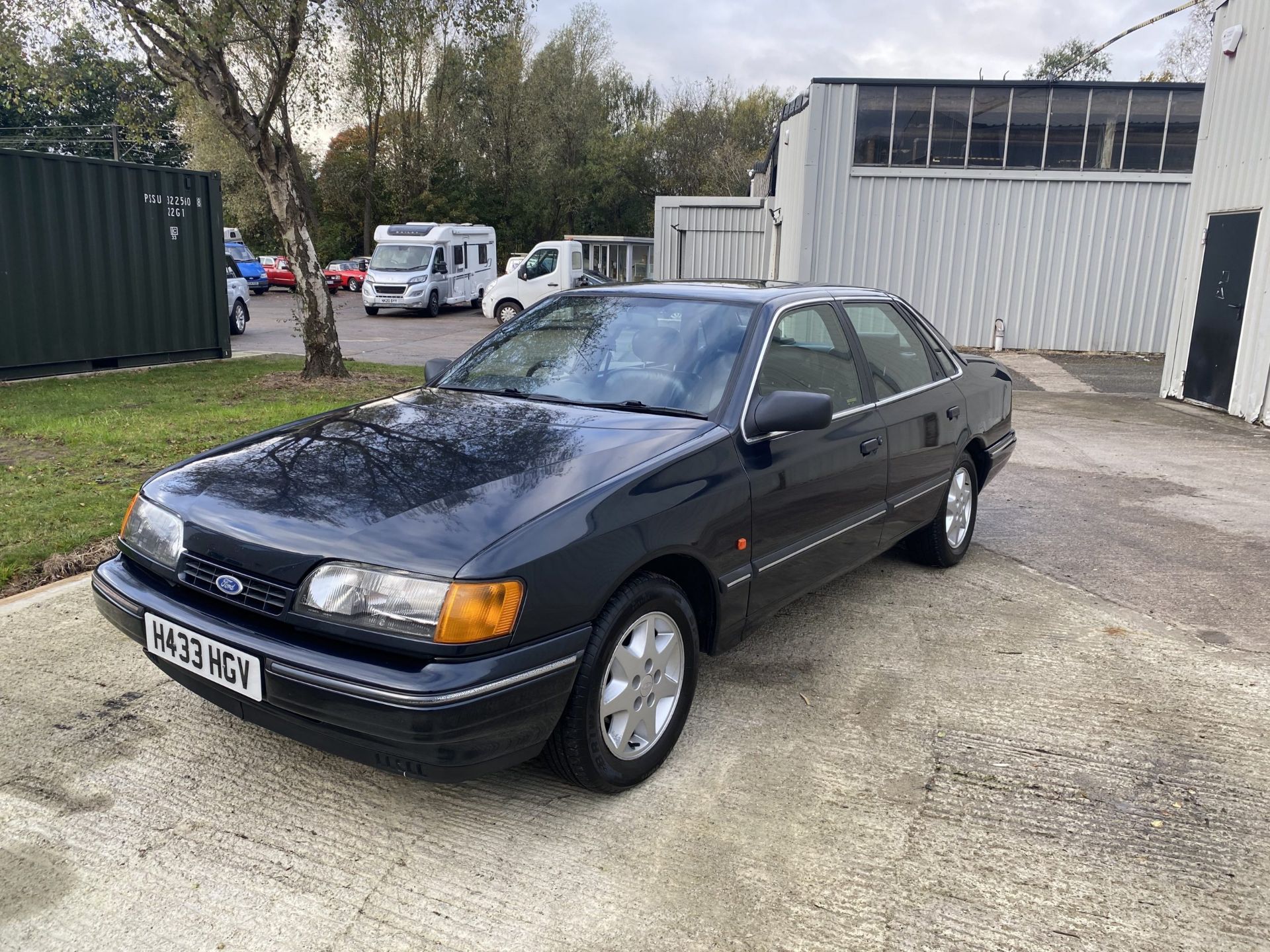 Ford Granada 2.0 GL - Image 11 of 40