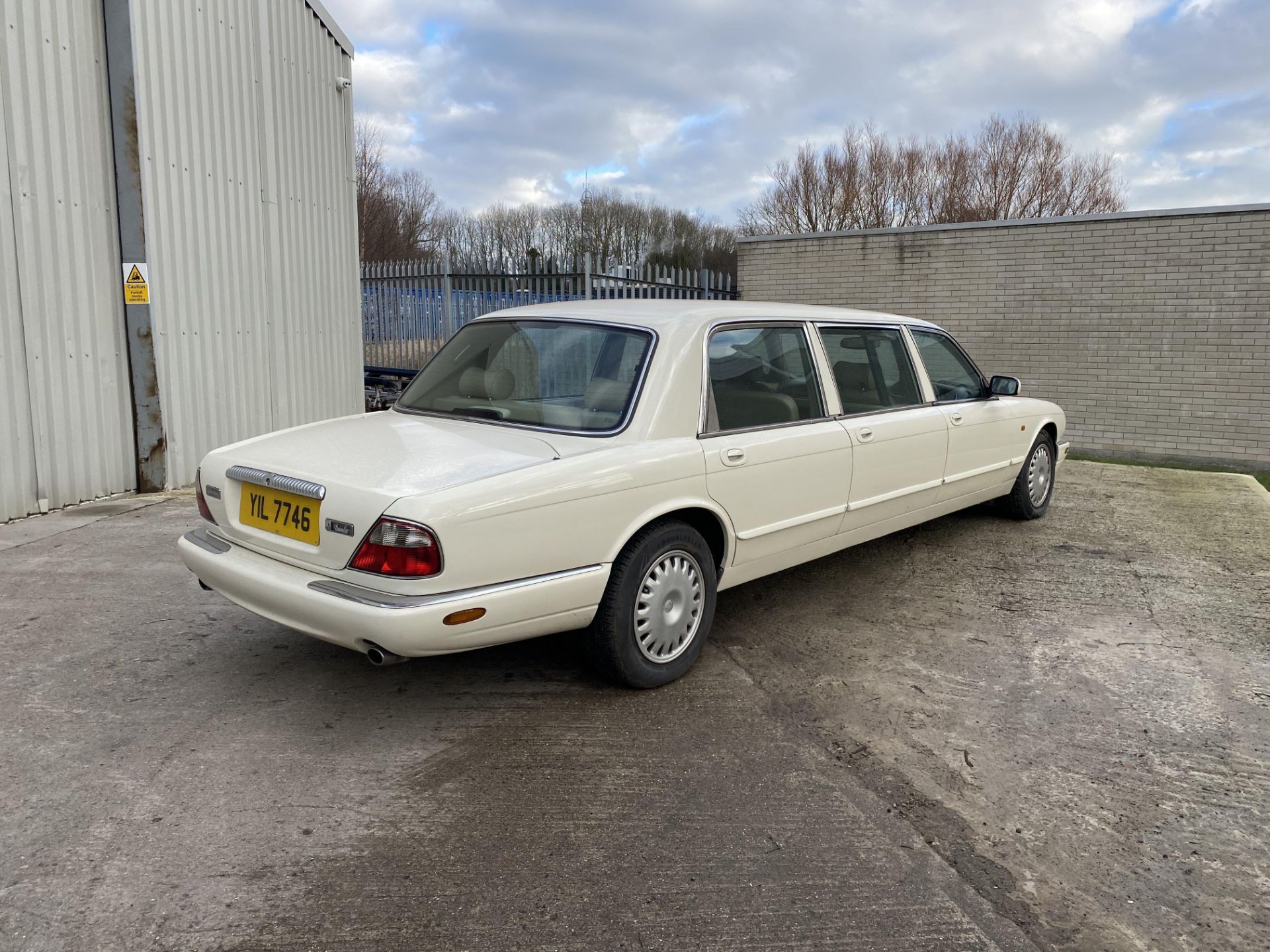 Daimler V8 6 Door Limo - Image 7 of 33