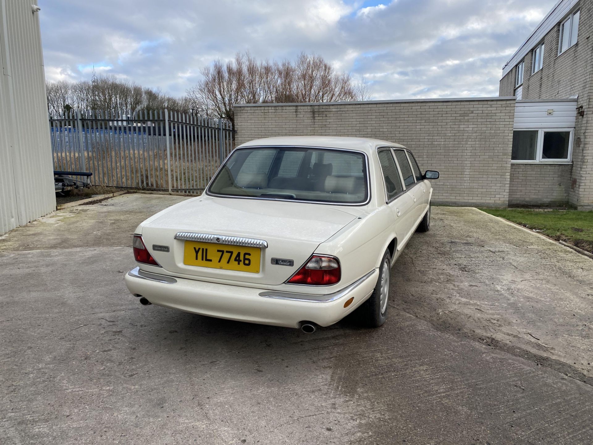 Daimler V8 6 Door Limo - Image 8 of 33