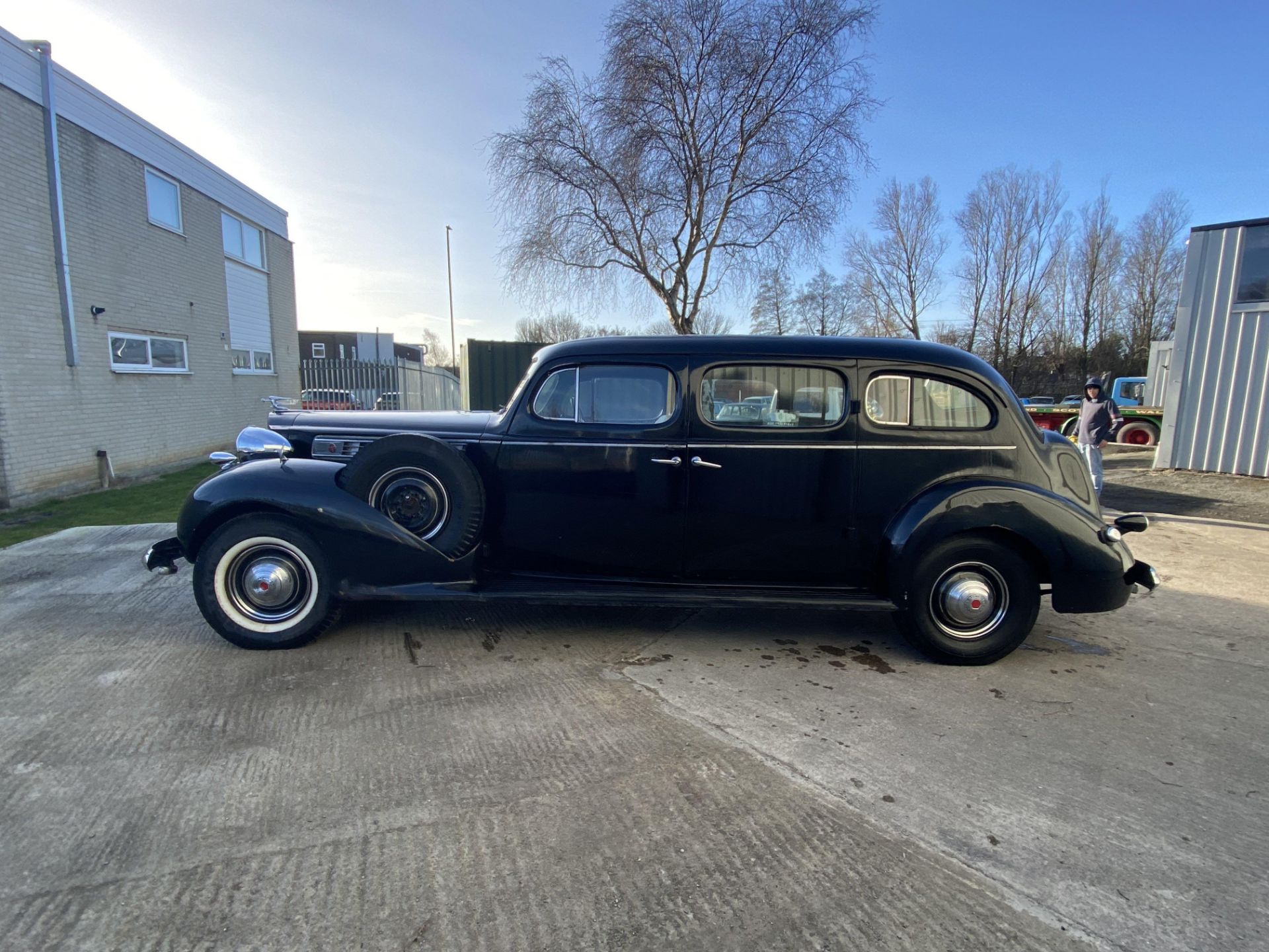 Packard Super Eight Touring Limousine - Image 9 of 34