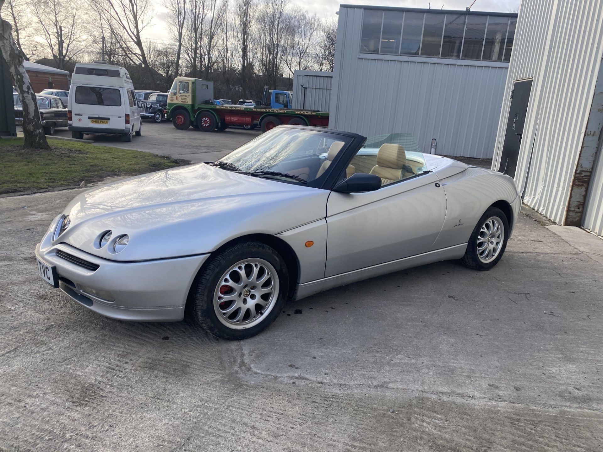 Alfa Spider - Image 9 of 33