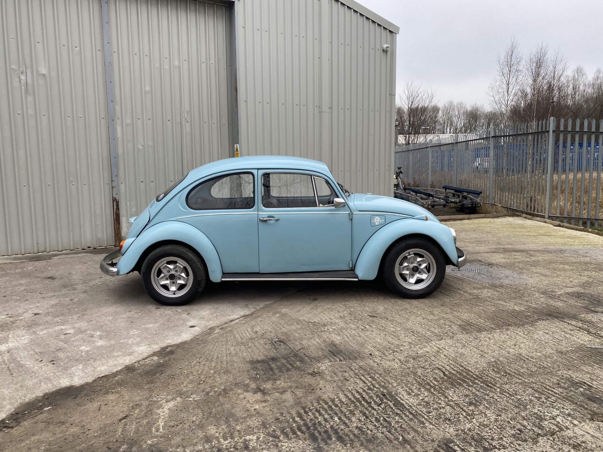 Volkswagen Beetle - Image 3 of 31