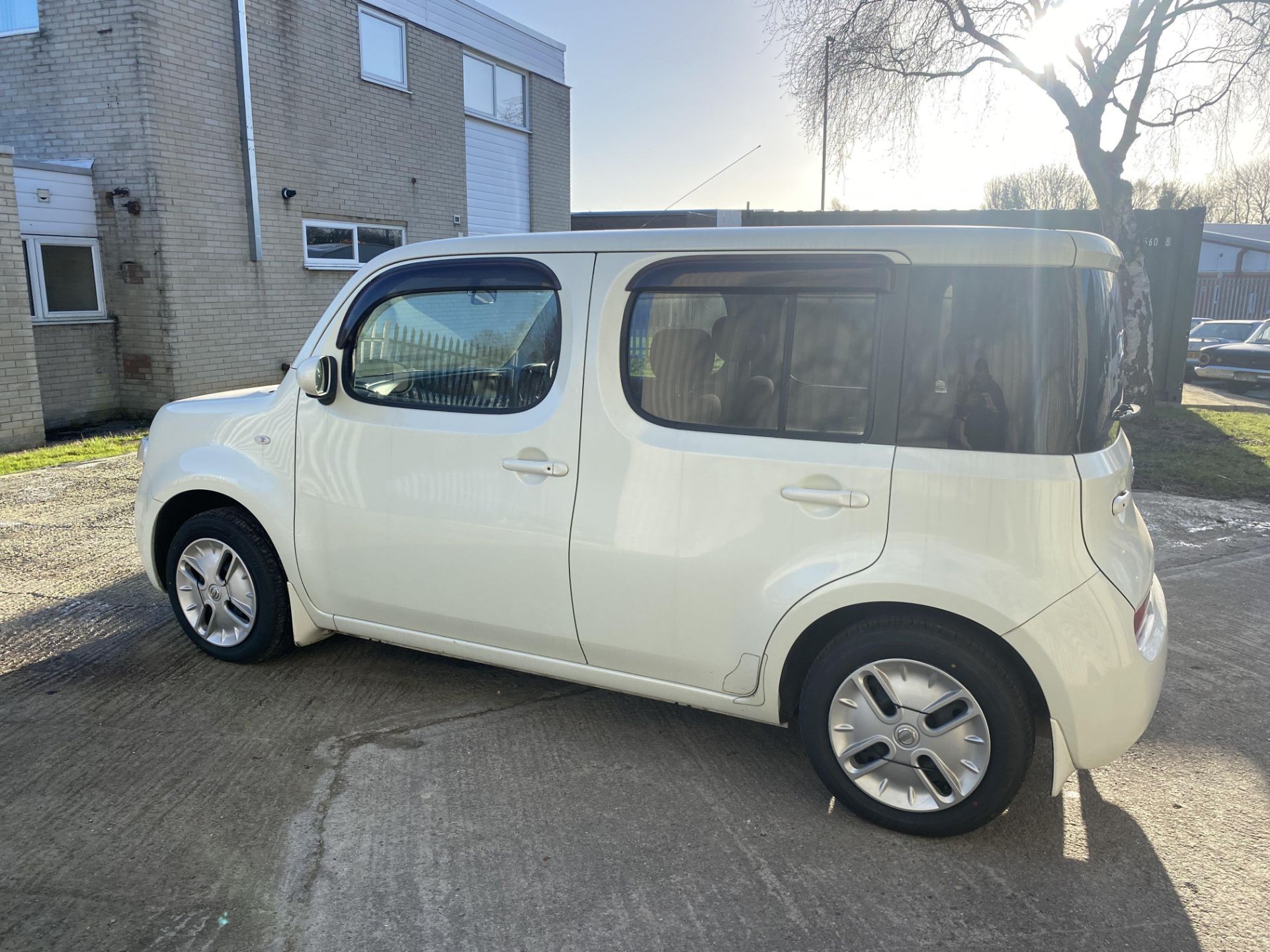 Nissan Cube - Image 7 of 33