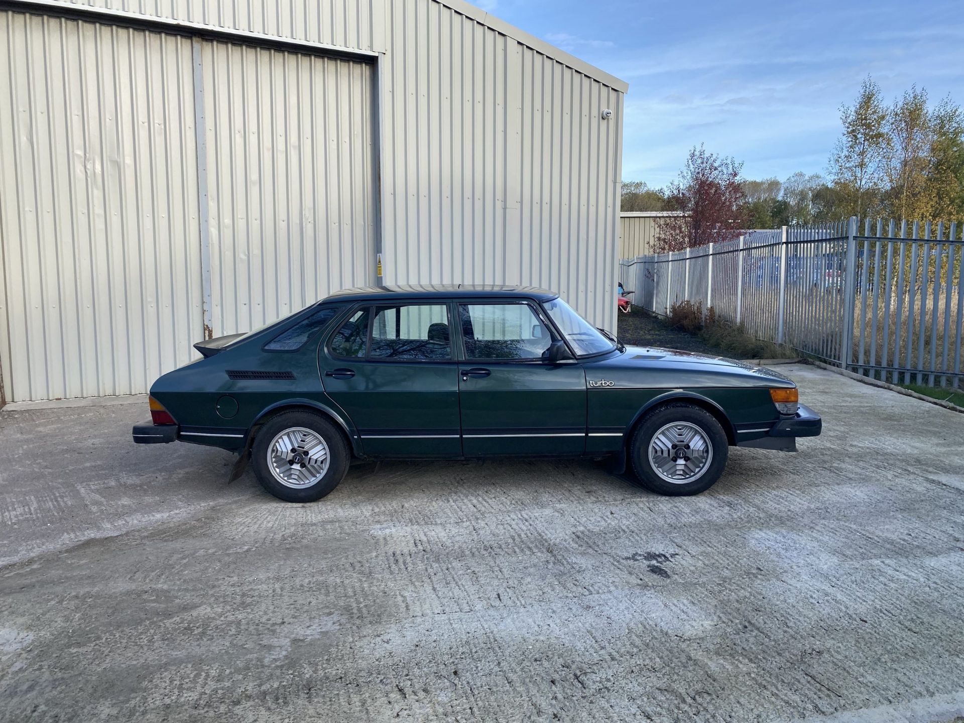 Saab 900 Turbo - Image 5 of 29