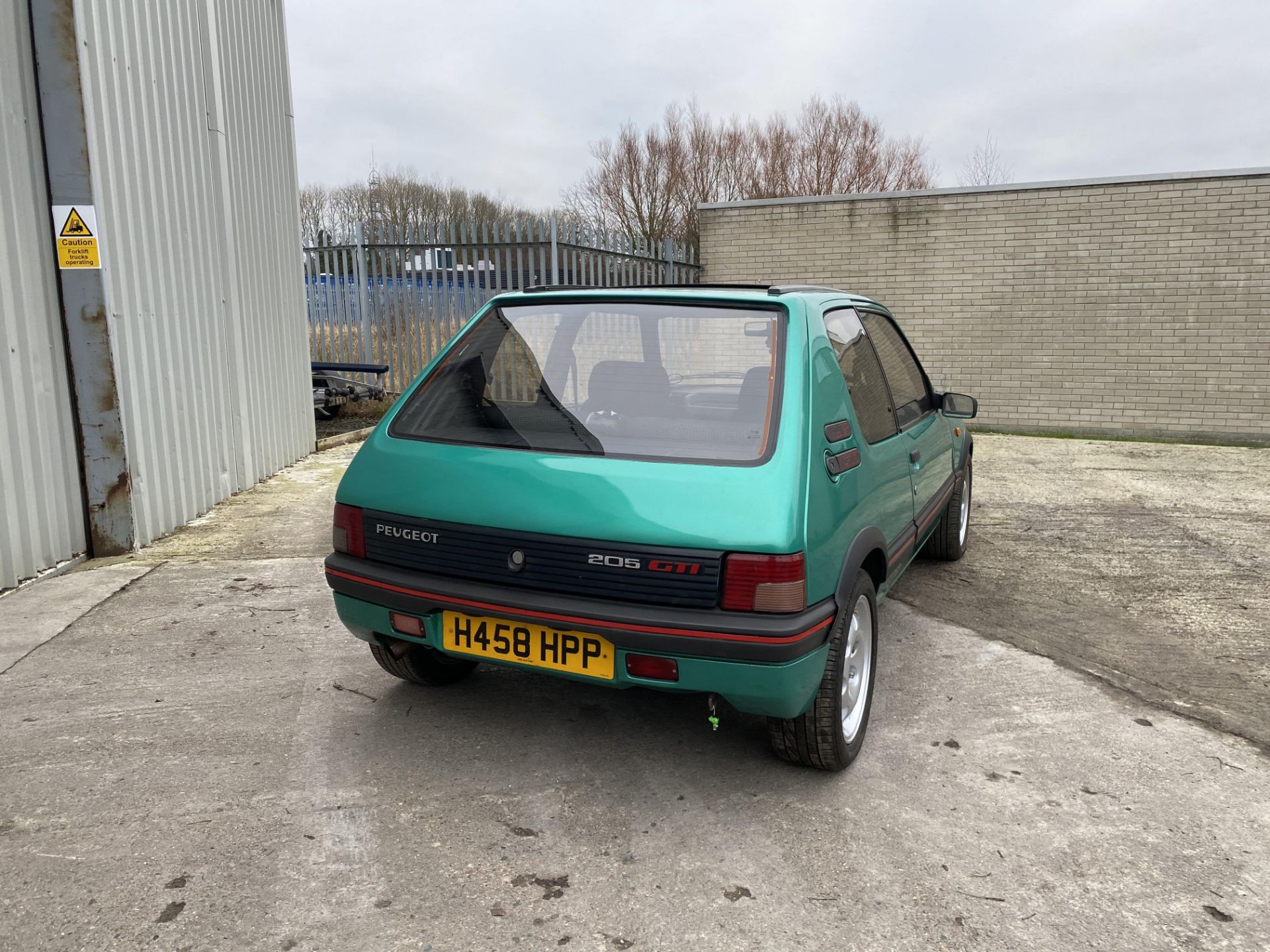 Peugeot 205 GTI - Image 5 of 33