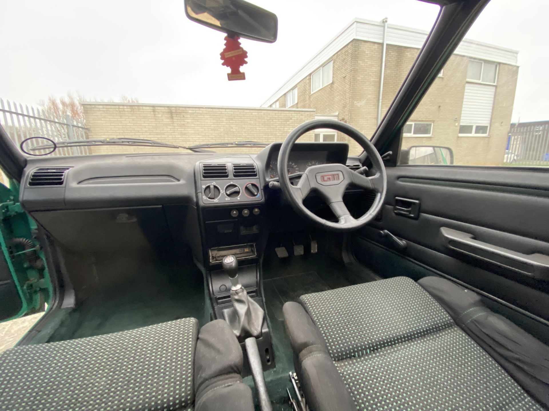 Peugeot 205 GTI - Image 25 of 33