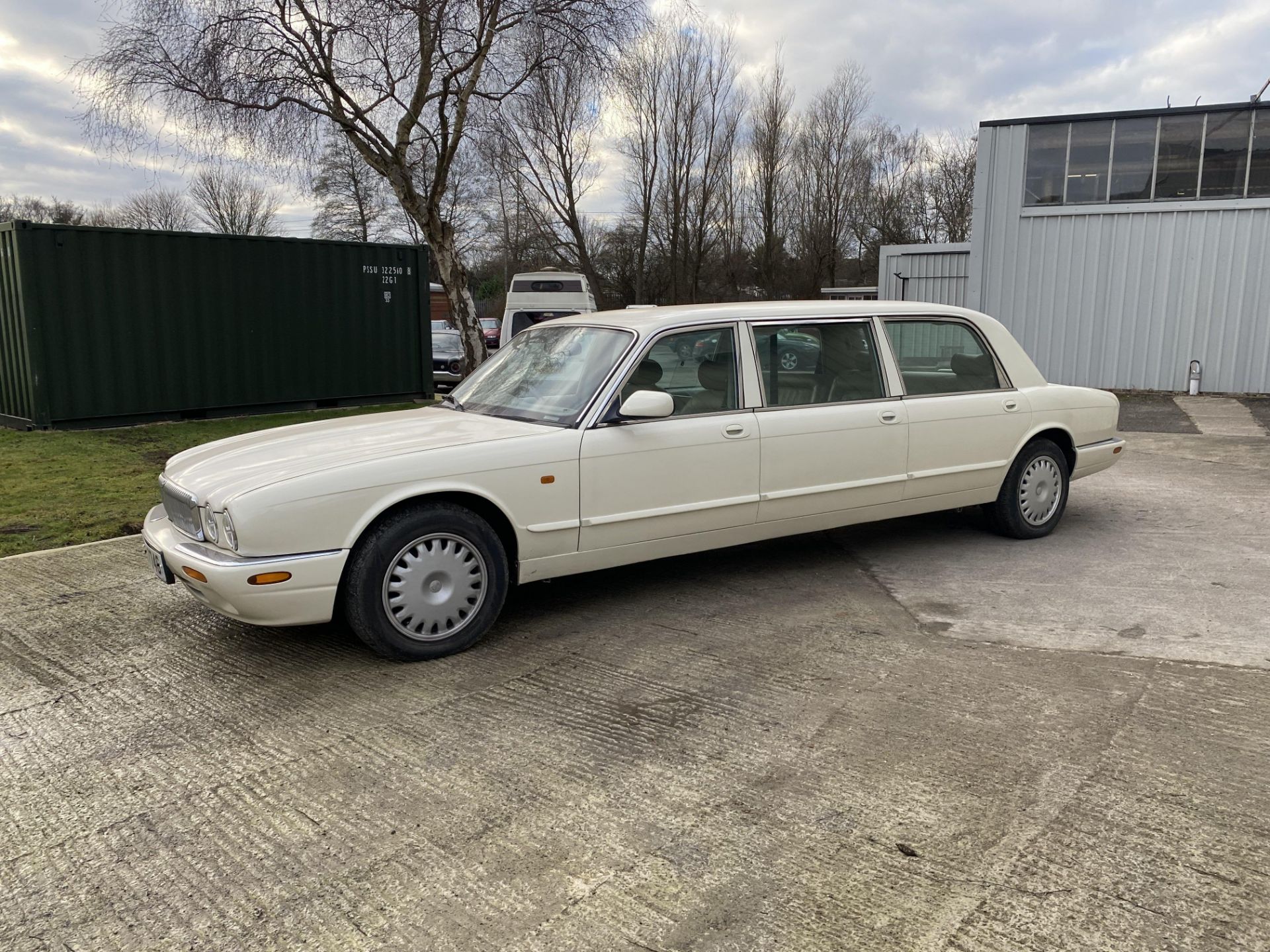 Daimler V8 6 Door Limo - Image 14 of 33