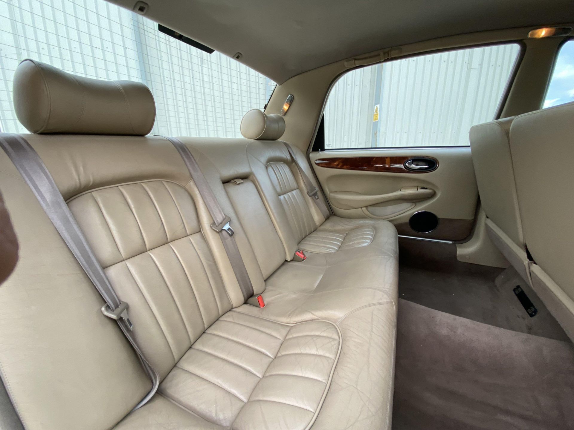 Daimler V8 6 Door Limo - Image 26 of 33