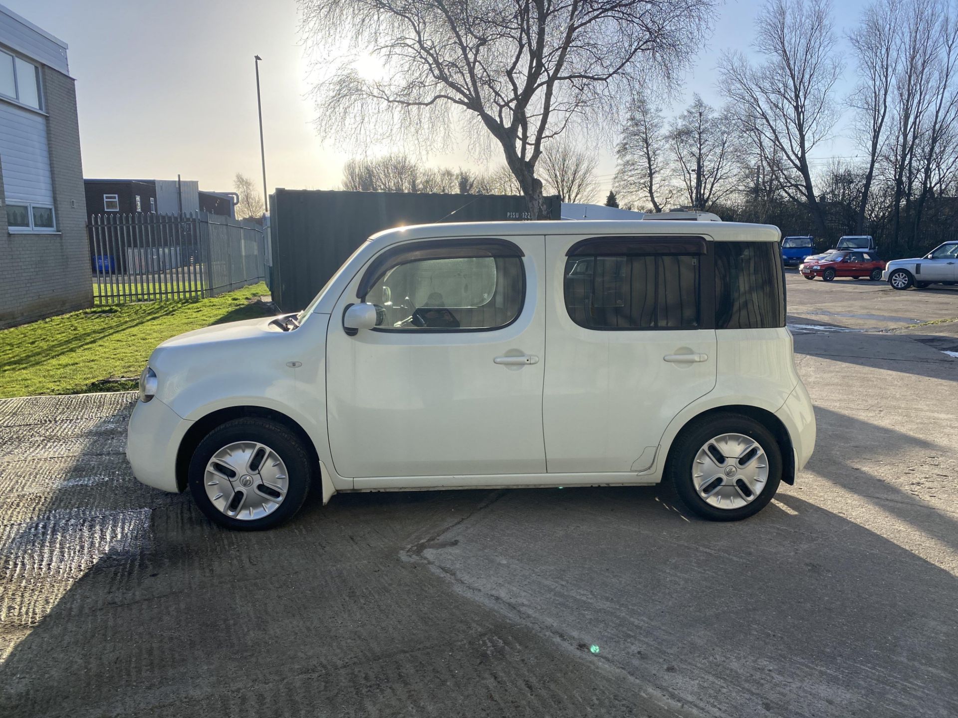 Nissan Cube - Image 8 of 33