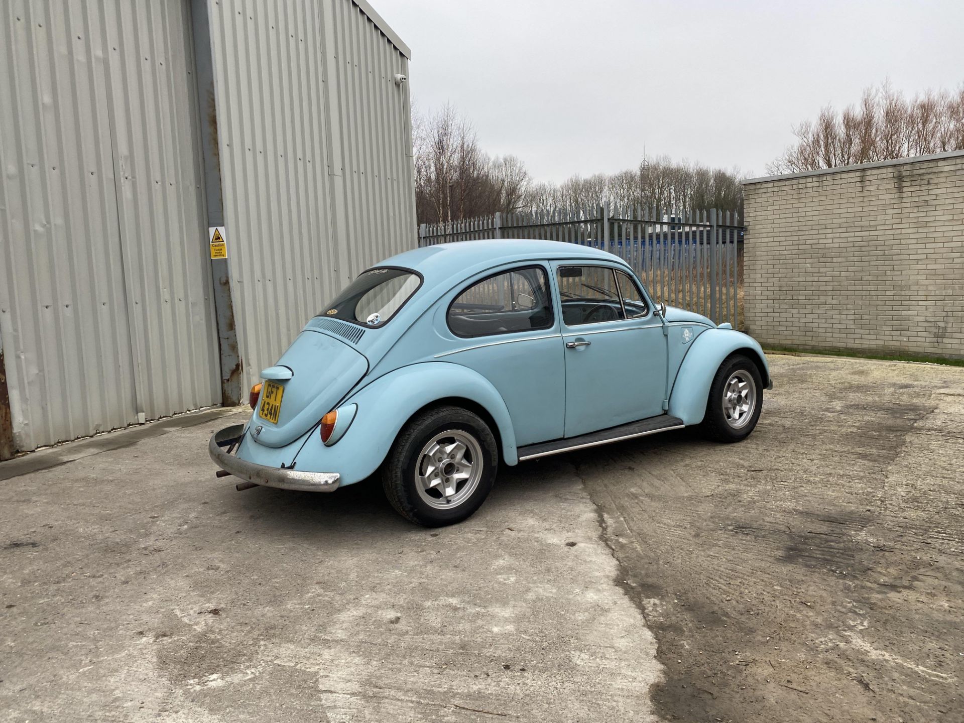 Volkswagen Beetle - Image 4 of 31