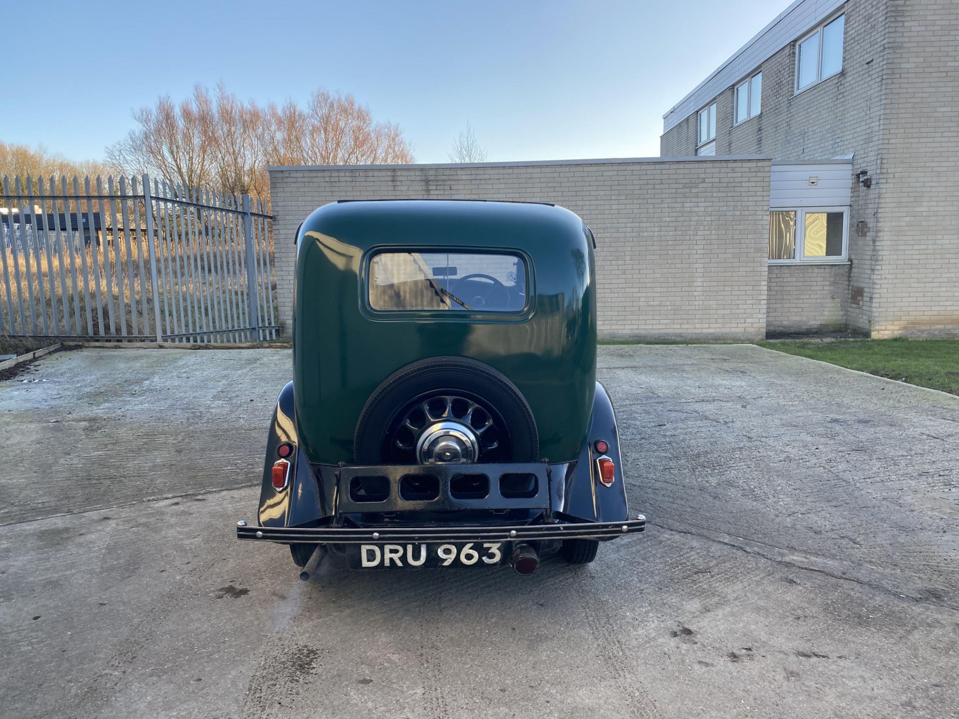 Morris Eight - Image 8 of 36