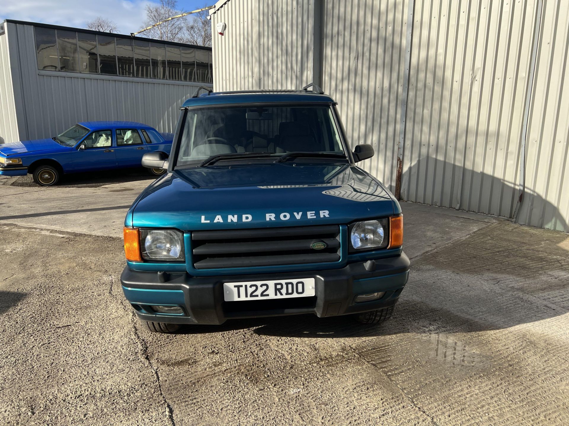 Land Rover Discovery - Image 12 of 35