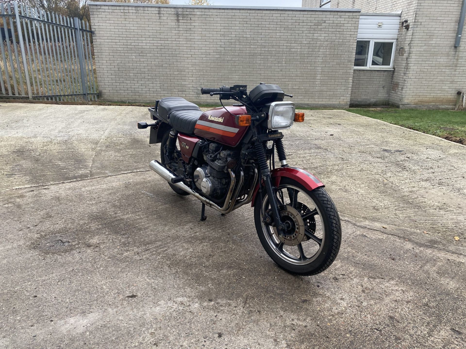 Kawasaki GT750 - Image 2 of 29