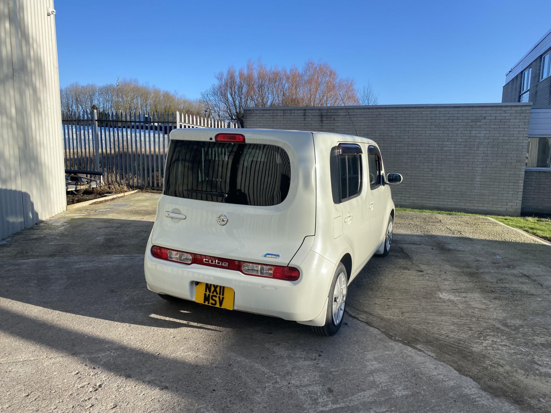 Nissan Cube - Image 4 of 33