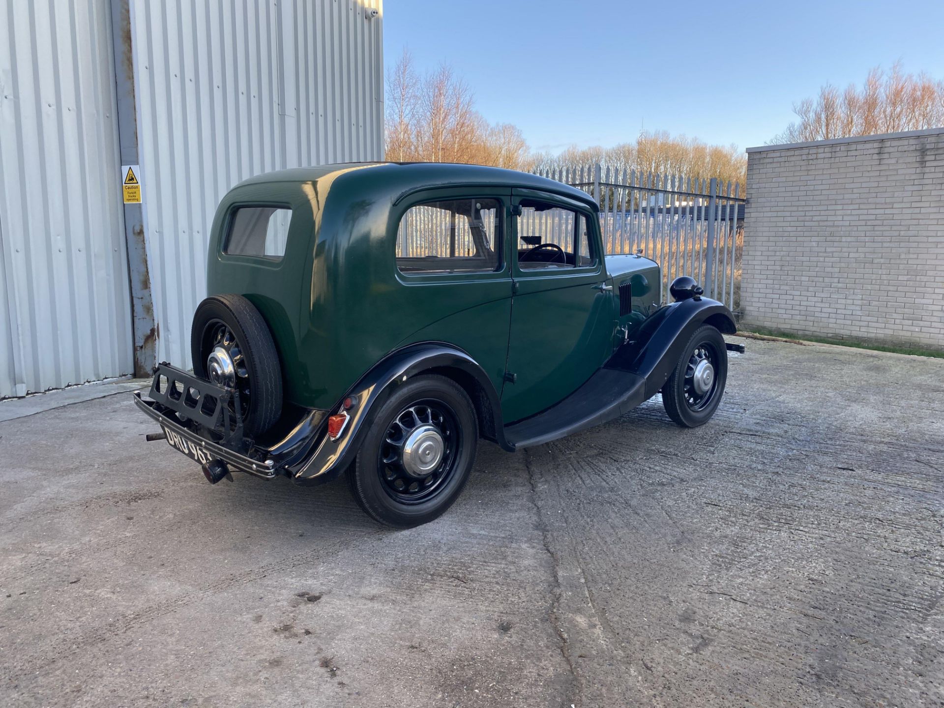 Morris Eight - Image 6 of 36