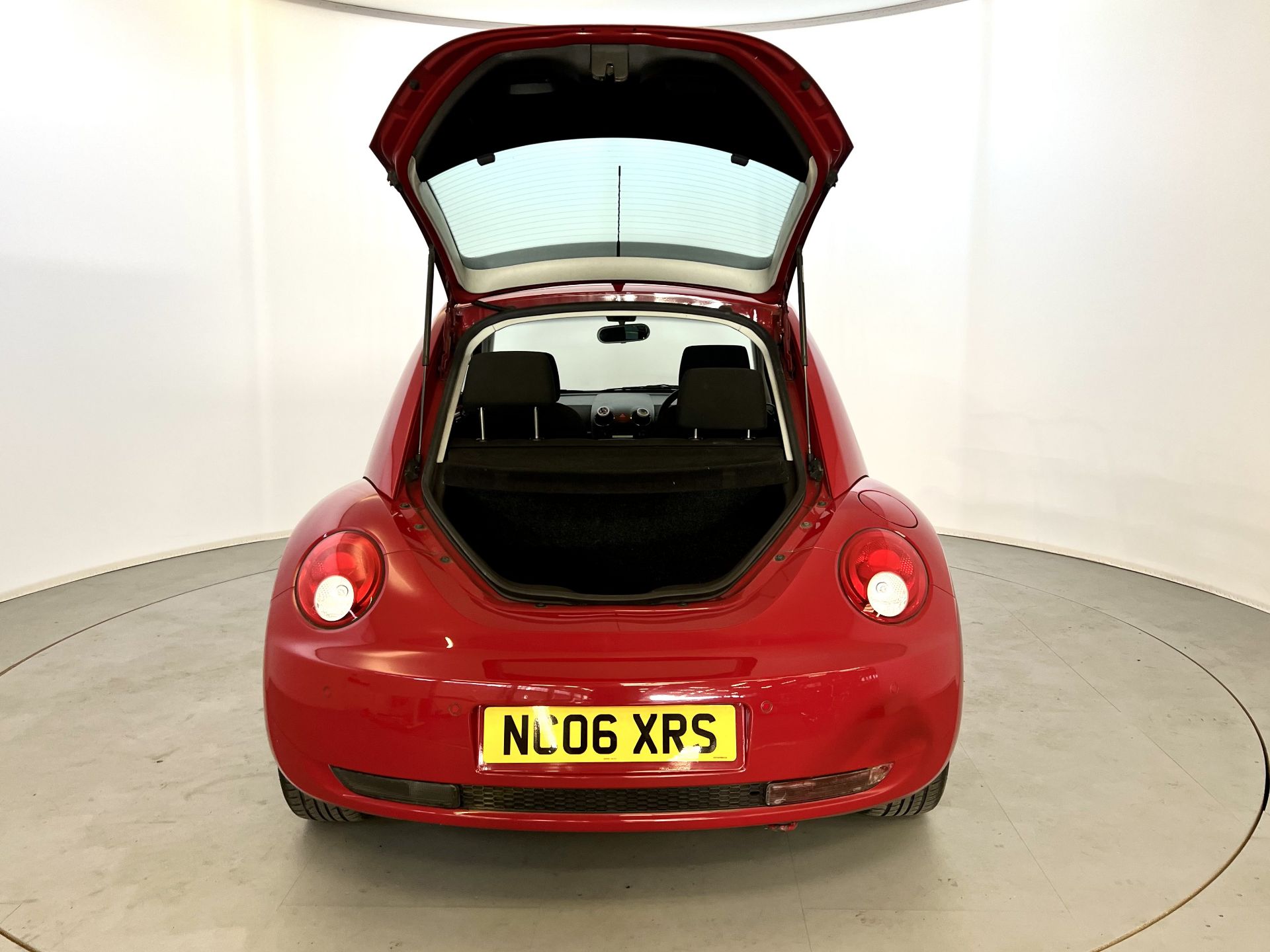 Volkswagen Beetle Luna - Image 26 of 32