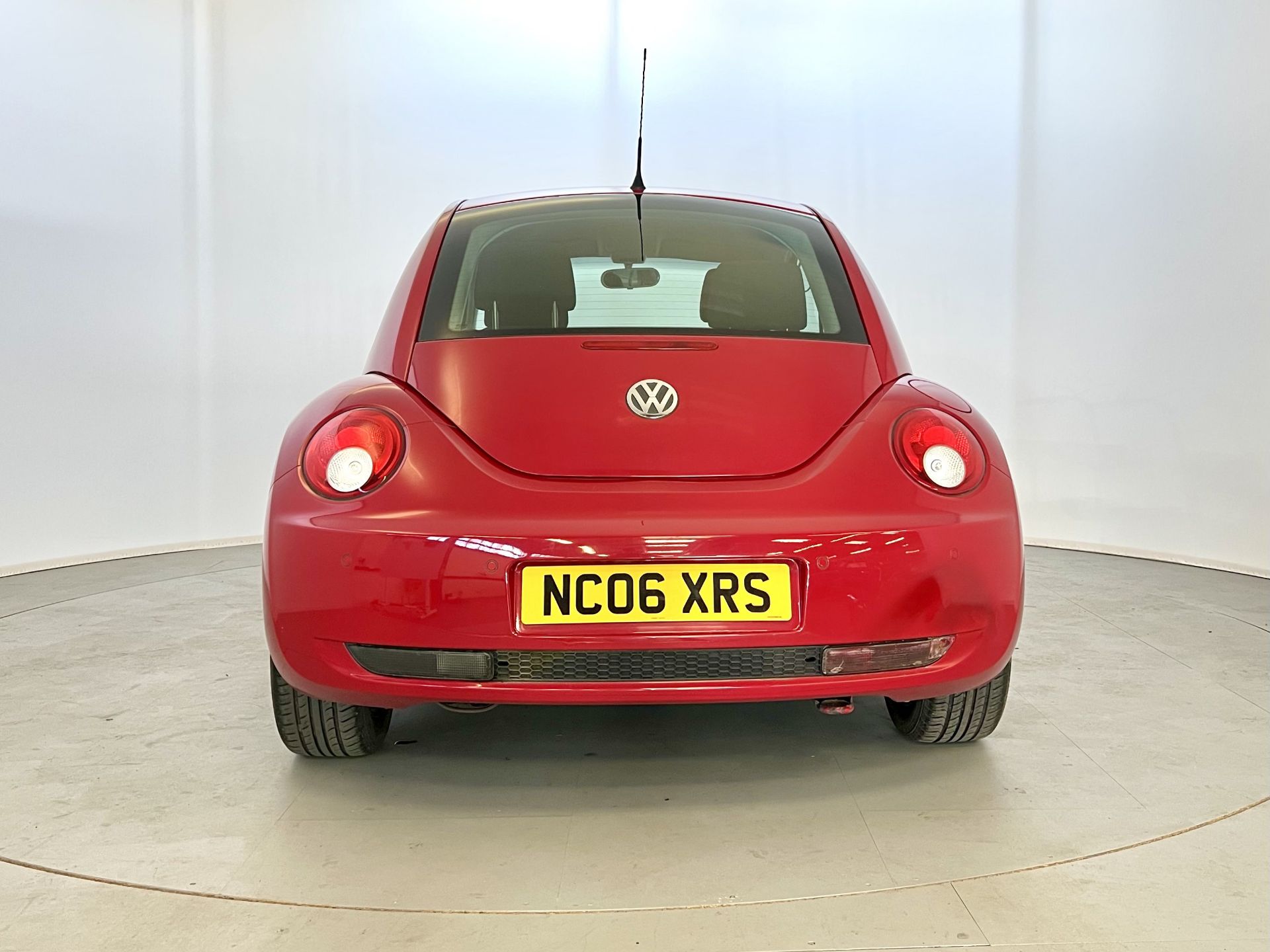 Volkswagen Beetle Luna - Image 6 of 32