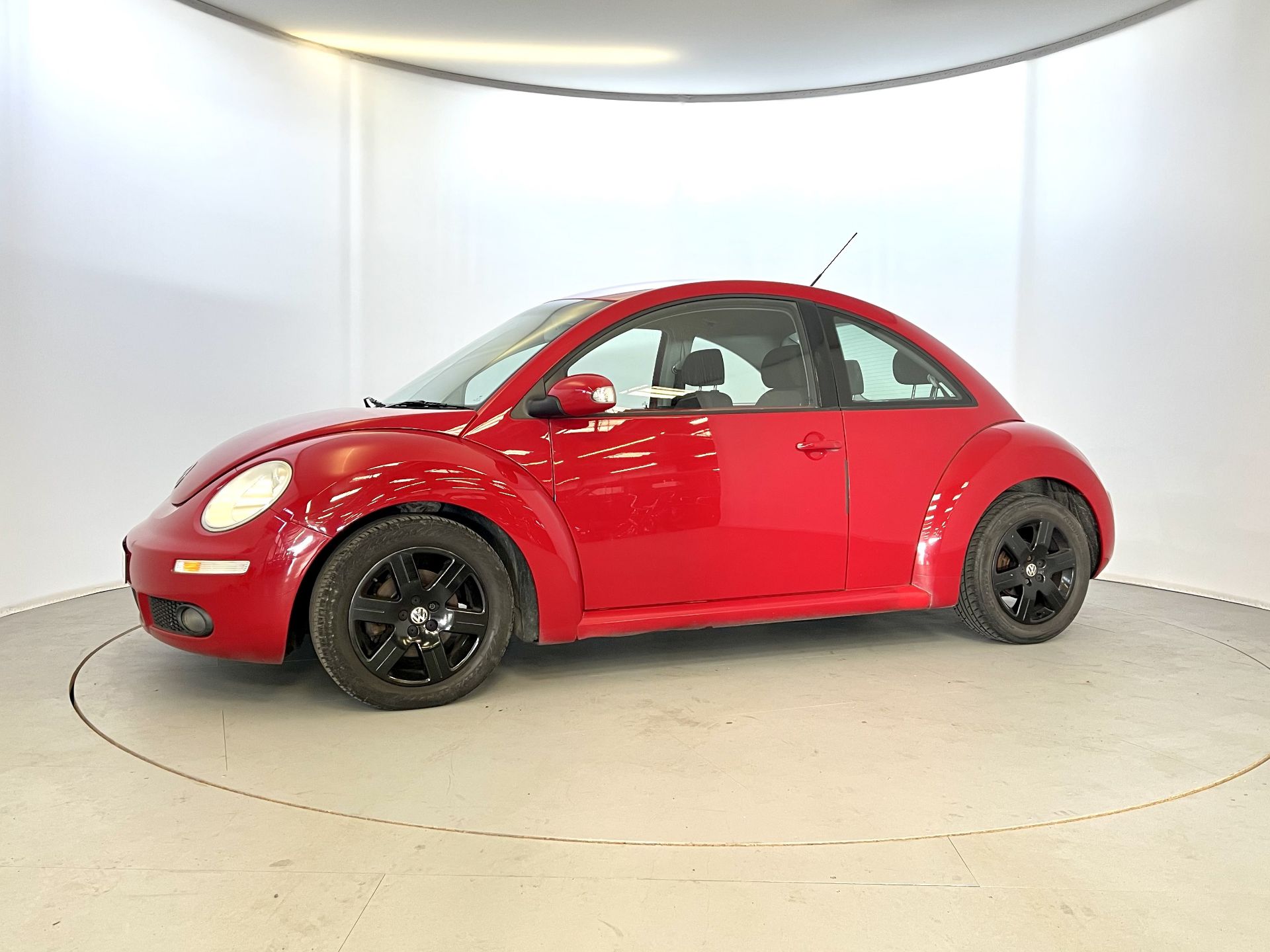 Volkswagen Beetle Luna - Image 10 of 32