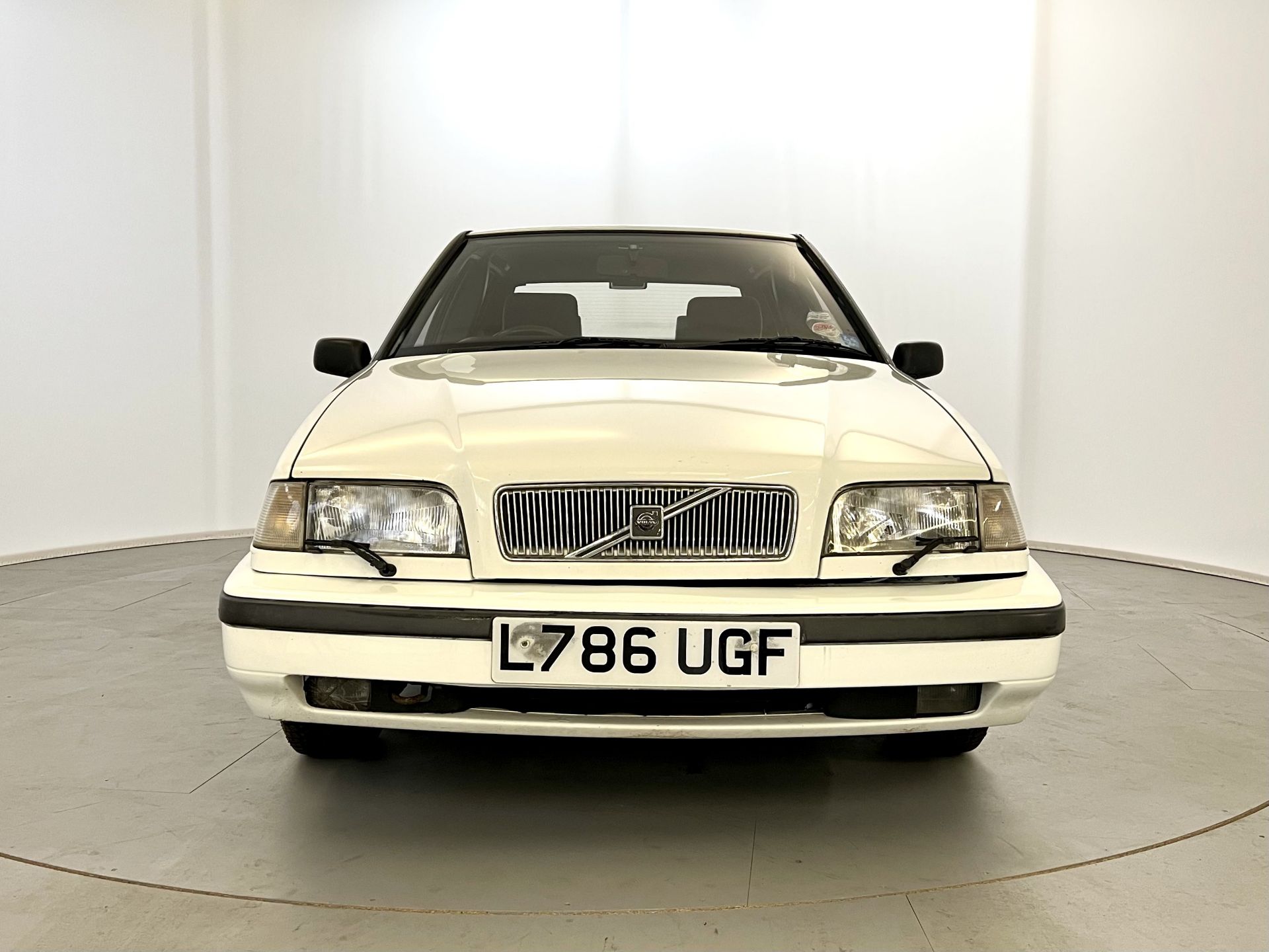 Volvo 440 - Image 2 of 31