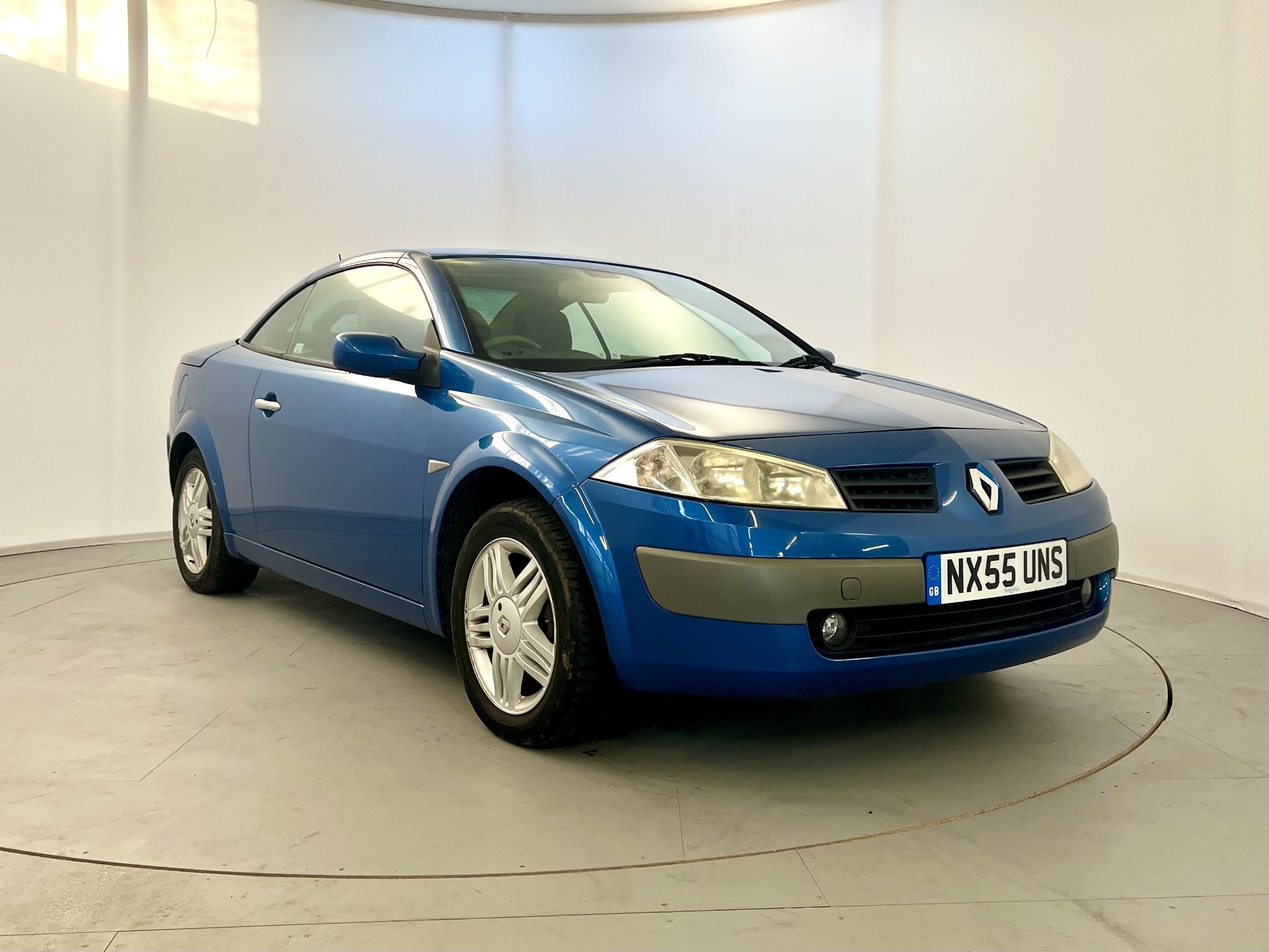 Renault Megane Cabriolet - Image 32 of 34