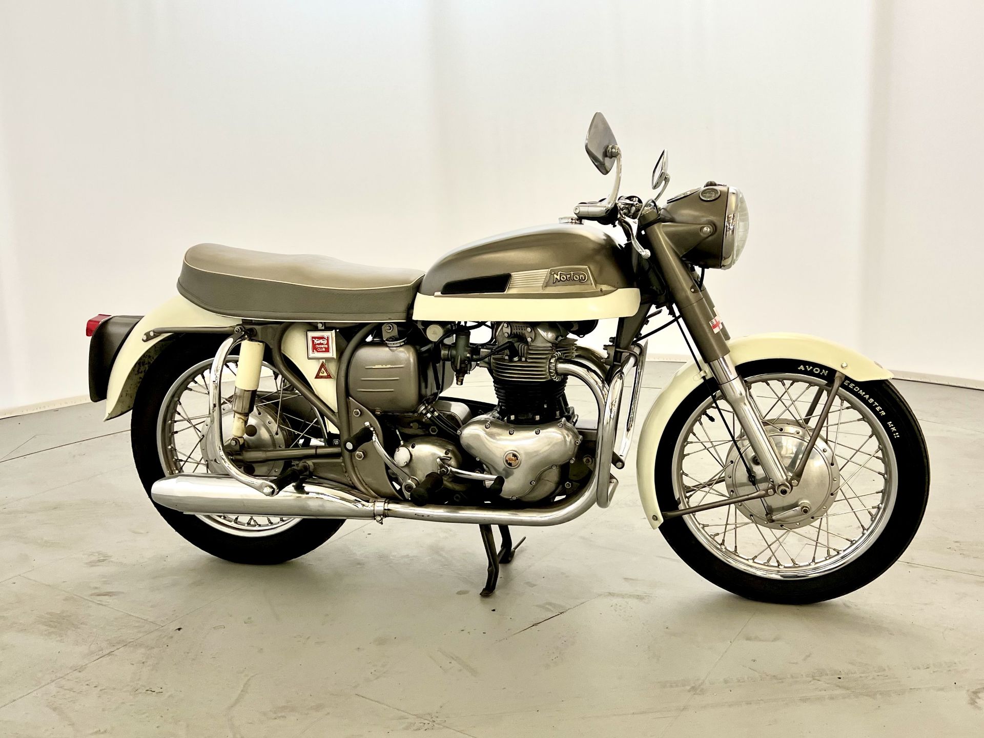 Norton Dominator - Image 2 of 40