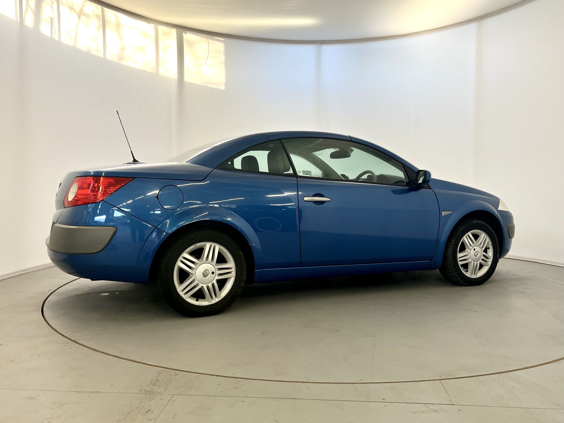 Renault Megane Cabriolet - Image 31 of 34