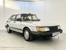 Saab 900i