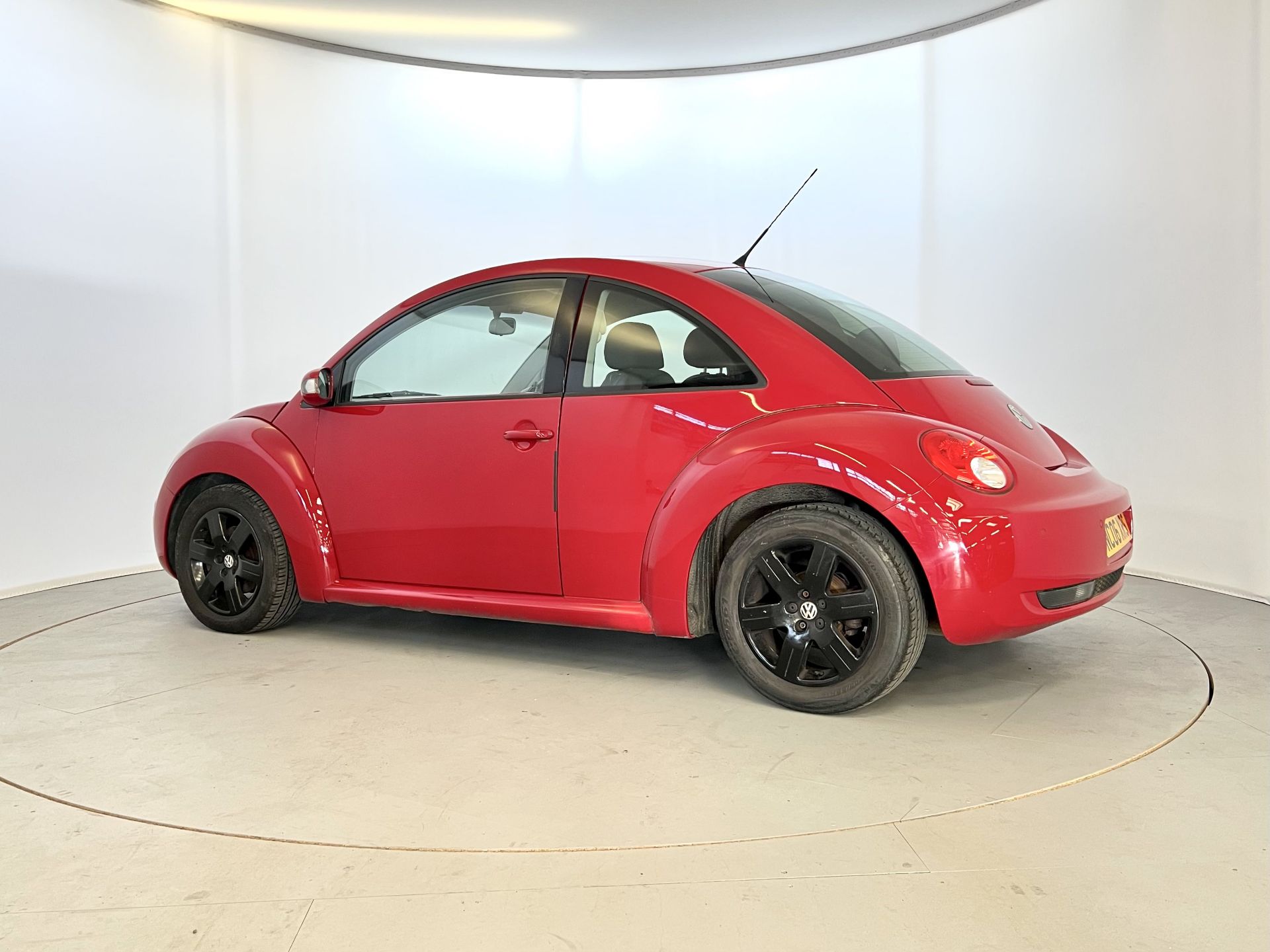 Volkswagen Beetle Luna - Image 8 of 32