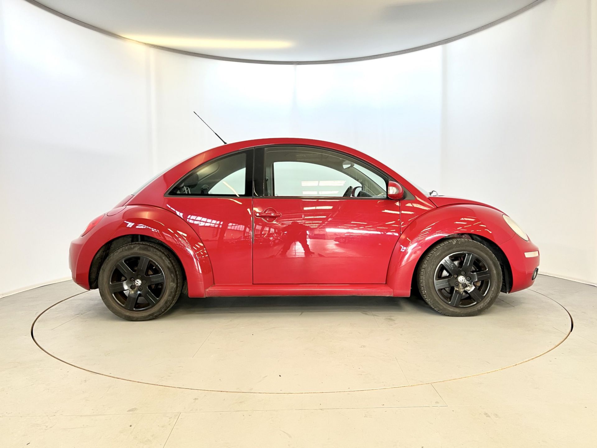 Volkswagen Beetle Luna - Image 3 of 32