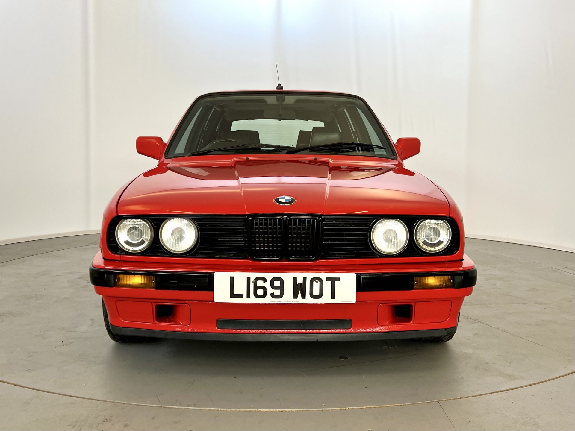 BMW 318 Touring - Image 2 of 37