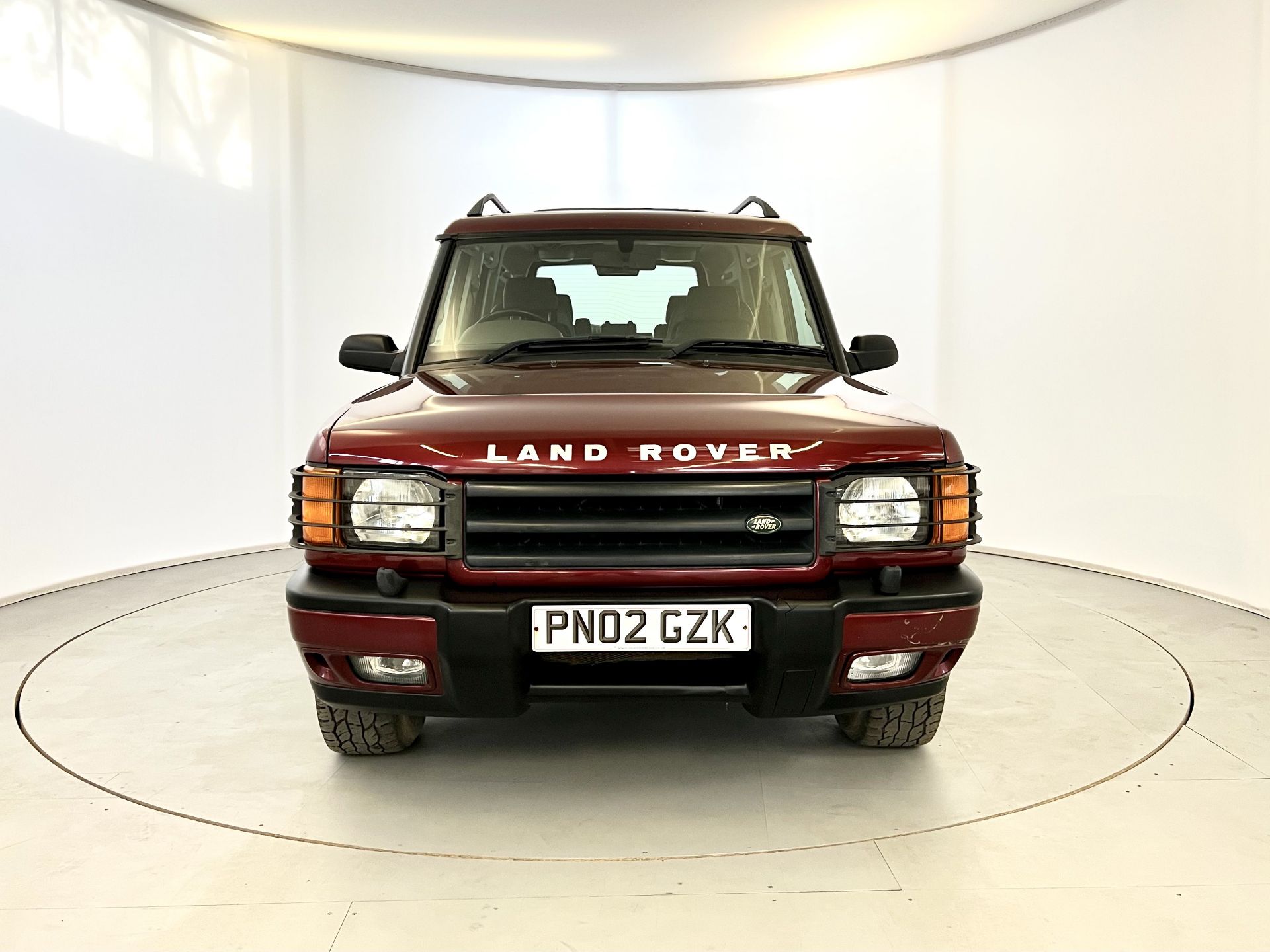 Land Rover Discovery - Image 2 of 35