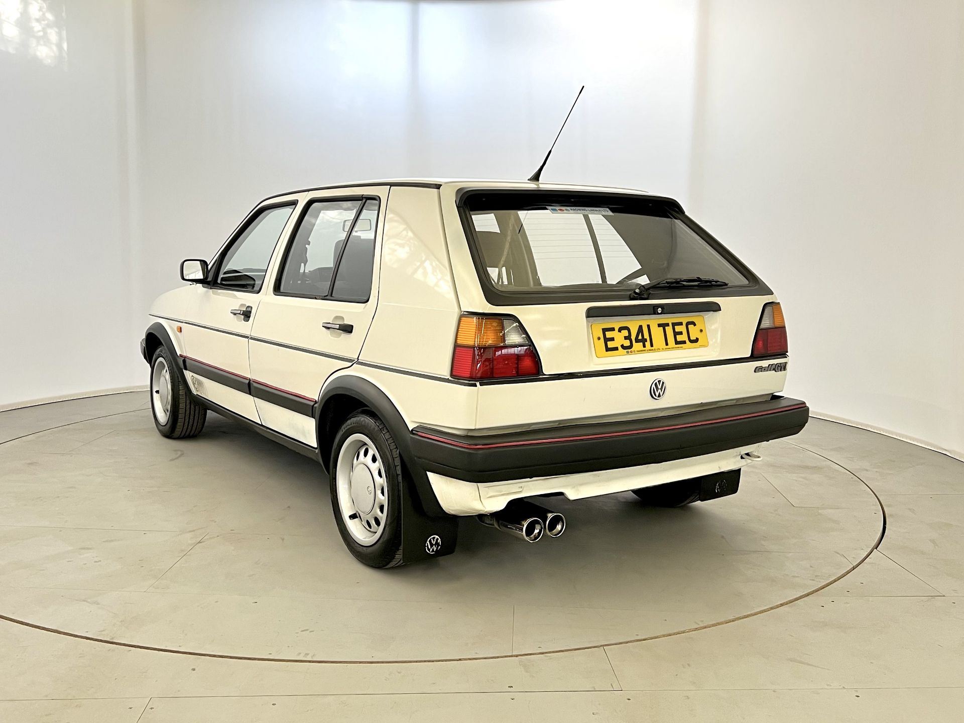 Volkswagen Golf GTI - Image 7 of 40