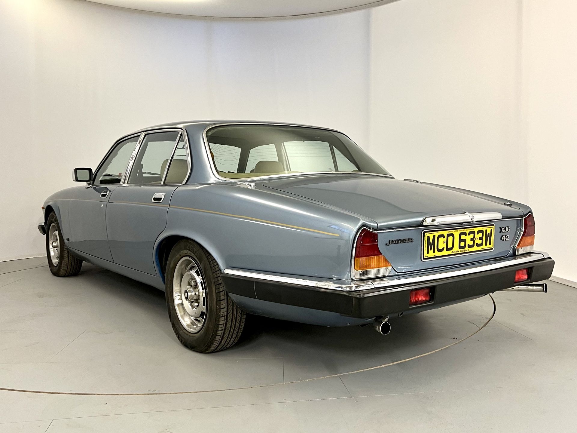 Jaguar XJ6 4.2 - Image 8 of 20