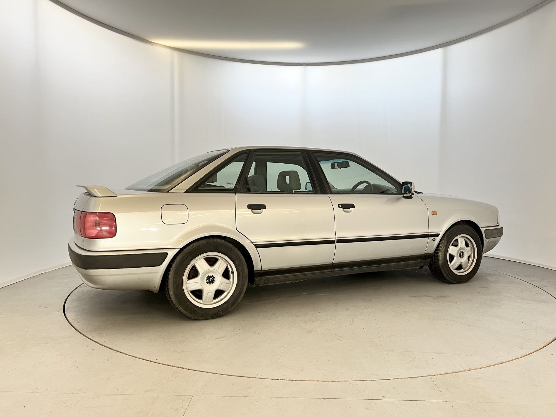 Audi 80 Sport - Image 10 of 35