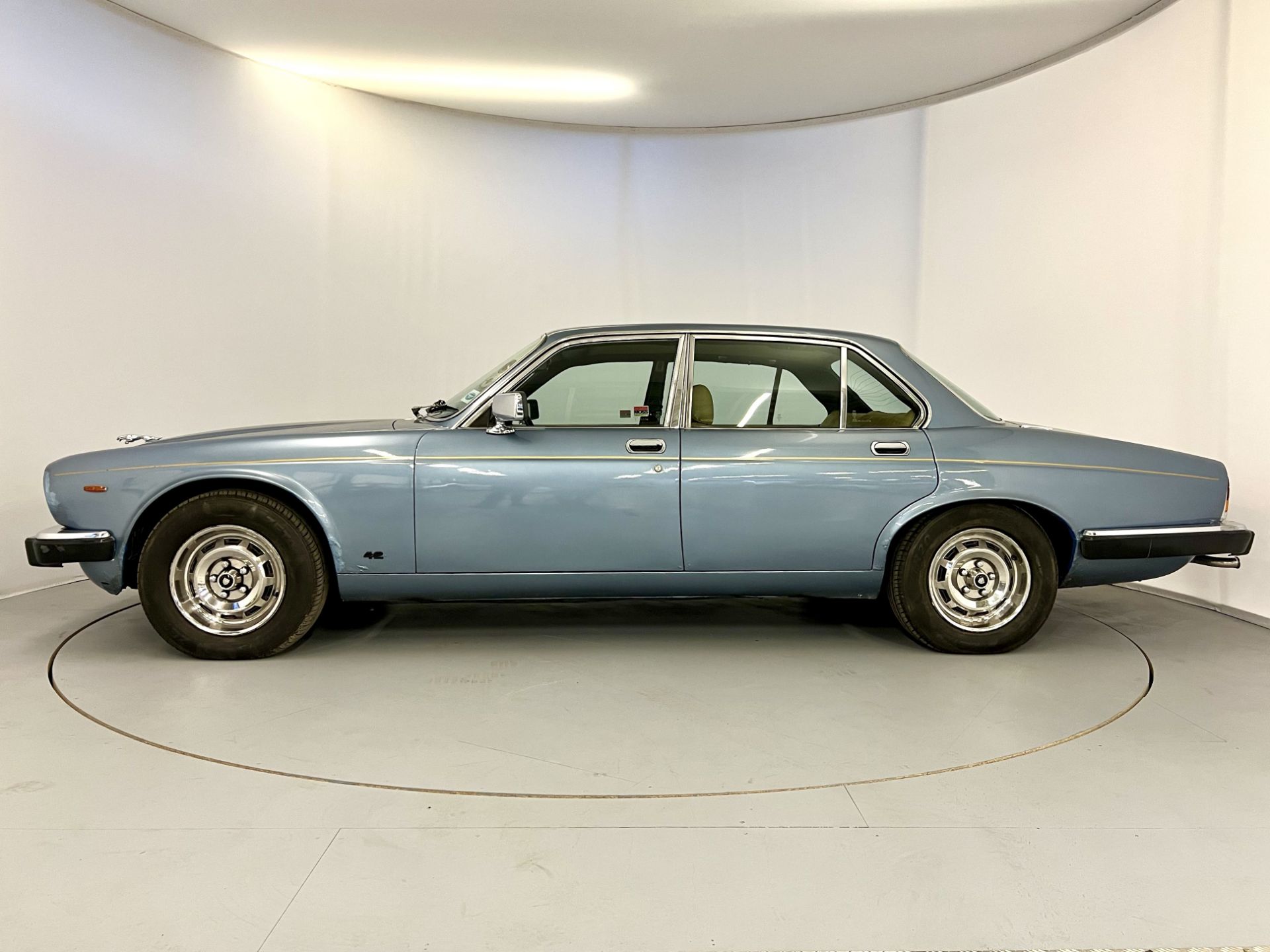 Jaguar XJ6 4.2 - Image 6 of 20