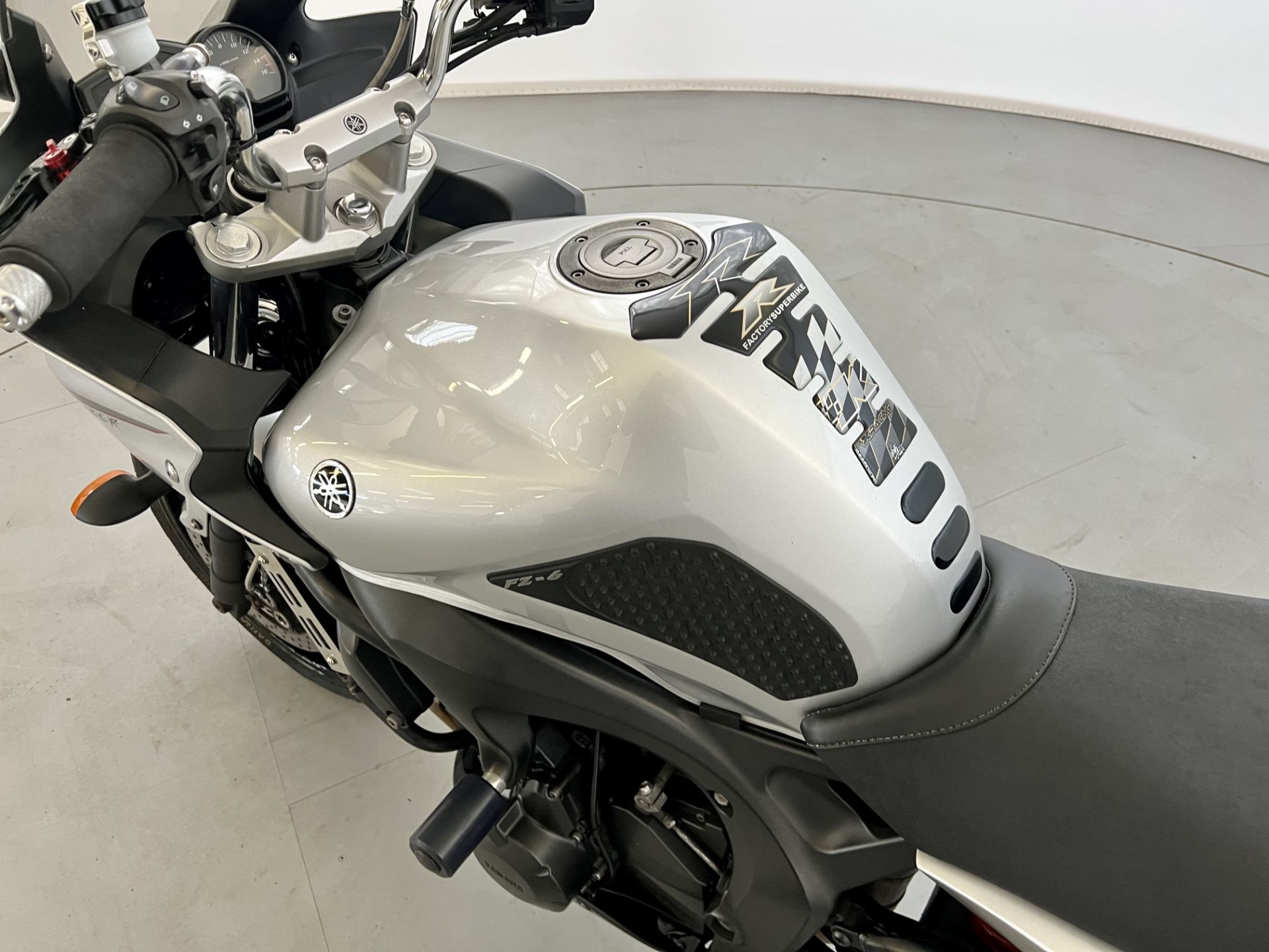 Yamaha FZ6 S2 - Image 11 of 22