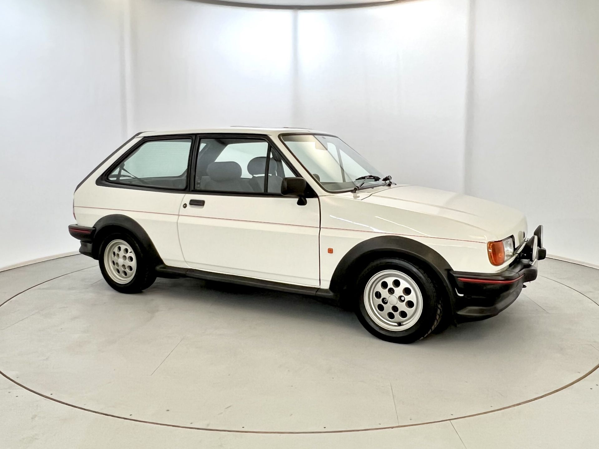 Ford Fiesta XR2 - Image 12 of 37