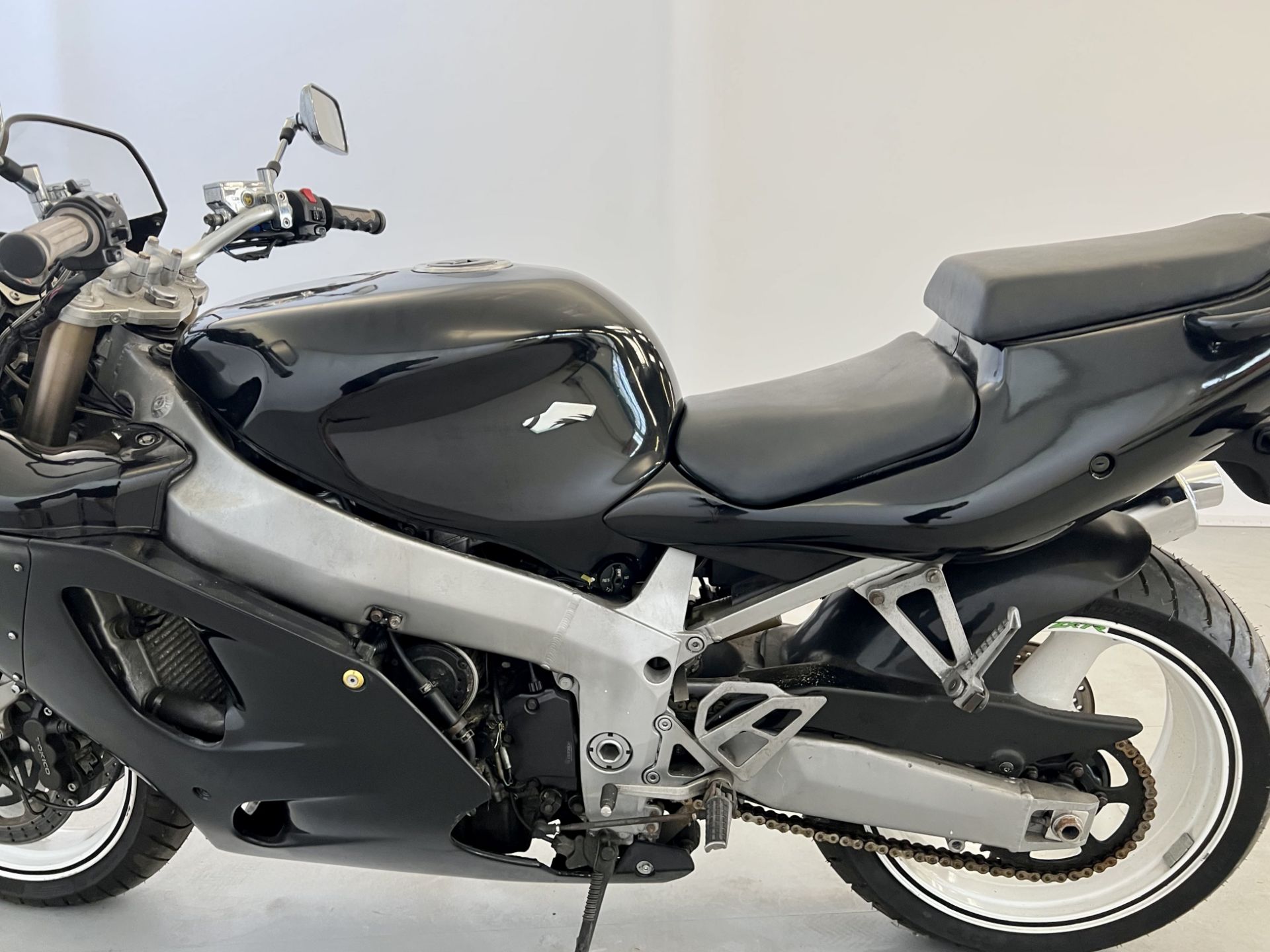 Kawasaki 2X750 - Image 16 of 19